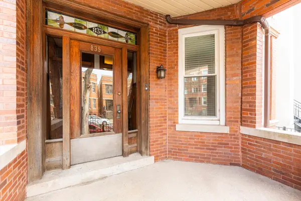 835 N Maplewood AVE #1F, Chicago, IL 60622