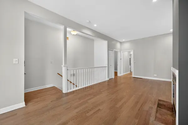 835 N Maplewood AVE #1F, Chicago, IL 60622