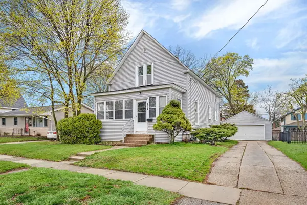 232 N Green ST, Carpentersville, IL 60110