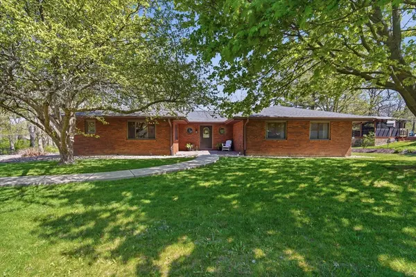 19316 Nottingham DR, Bloomington, IL 61705