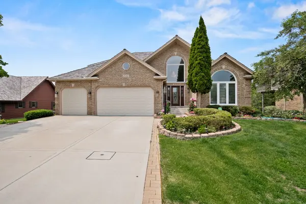 1542 WOODCREEK TRL, Bartlett, IL 60103