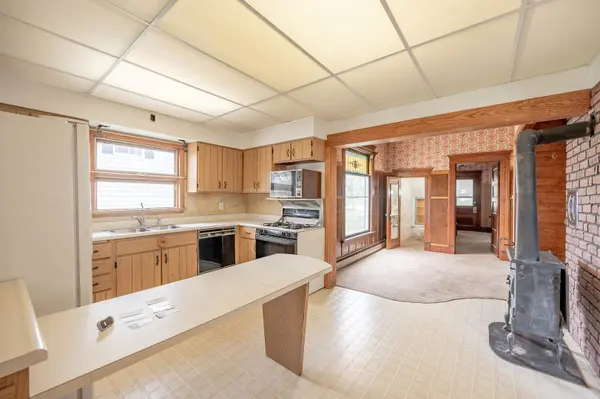 4221 Old Grand AVE, Gurnee, IL 60031