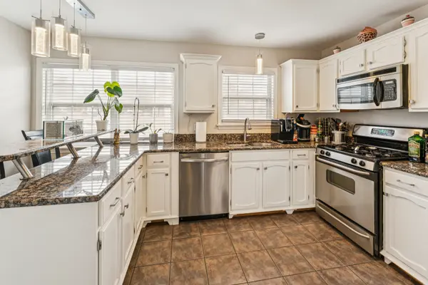 500 Ascot LN, Streamwood, IL 60107