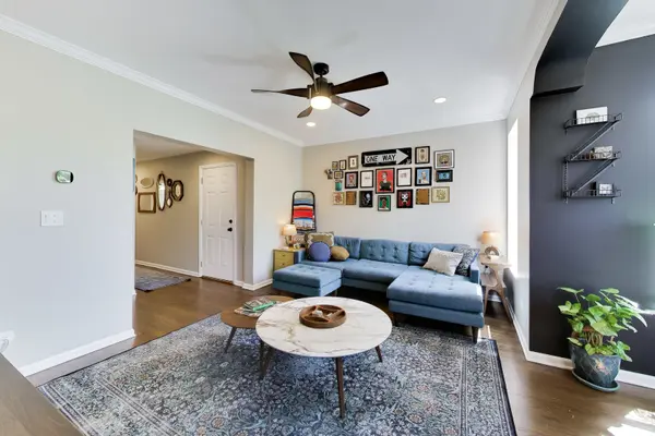 6253 N Magnolia AVE #3, Chicago, IL 60660