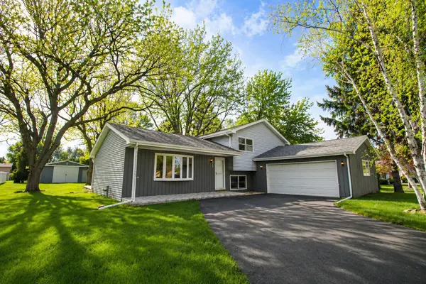 12748 S Elaine DR, Plainfield, IL 60585