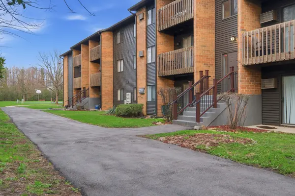 621 Virginia RD #107, Crystal Lake, IL 60014