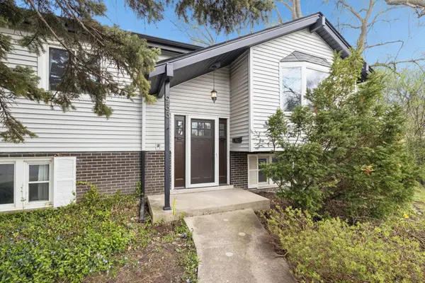 933 S Iowa AVE, Addison, IL 60101