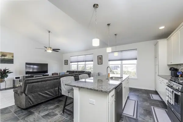 2214 Truman TRL, Mchenry, IL 60051