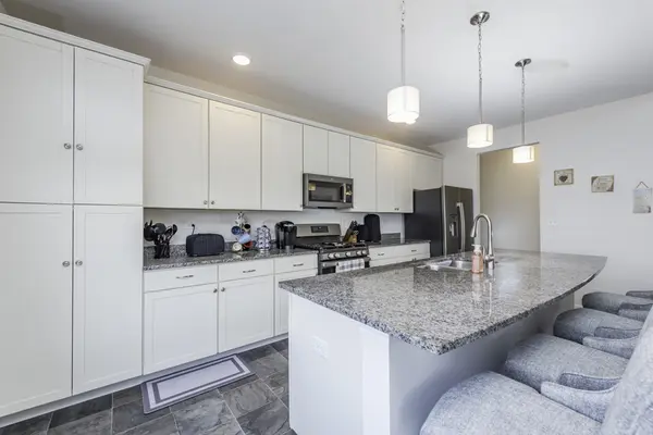 2214 Truman TRL, Mchenry, IL 60051