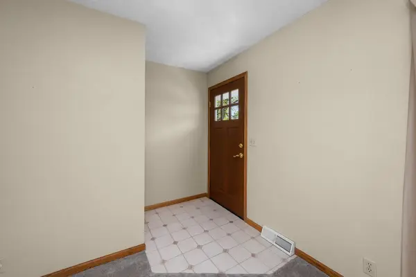 207 Amber LN, Geneseo, IL 61254