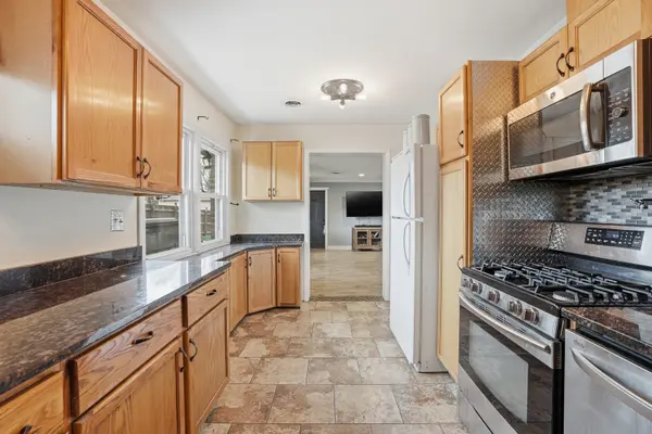 16651 S 88th AVE, Orland Park, IL 60462