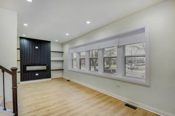 9232 S Aberdeen ST, Chicago, IL 60620