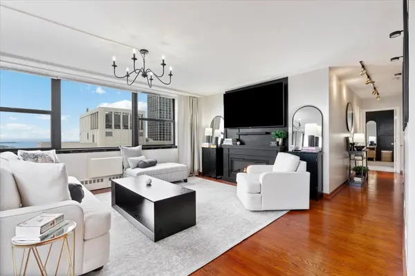 1445 N State Pkwy #2605, Chicago, IL 60610