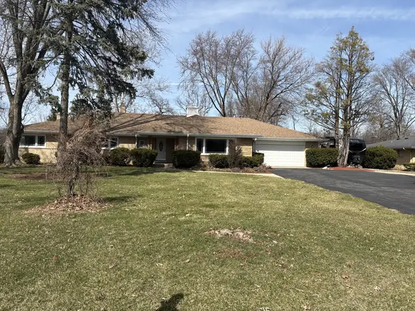 17w120 Woodland AVE, Bensenville, IL 60106