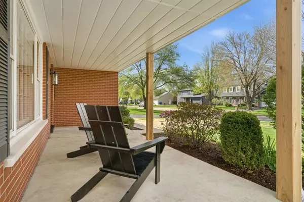 2302 Sudbury LN, Geneva, IL 60134