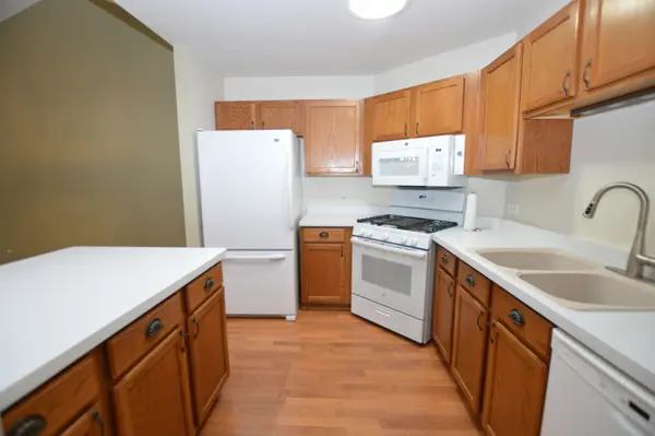 3312 Twisted Oak CT #3312, Mchenry, IL 60051