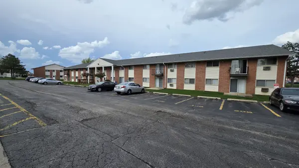 1557 Jill CT #206, Glendale Heights, IL 60139