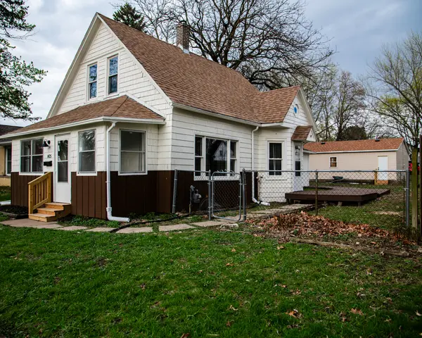 1425 24 1/2 ST, Rock Island, IL 61201