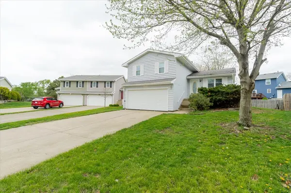 1315 Bancroft DR, Bloomington, IL 61704