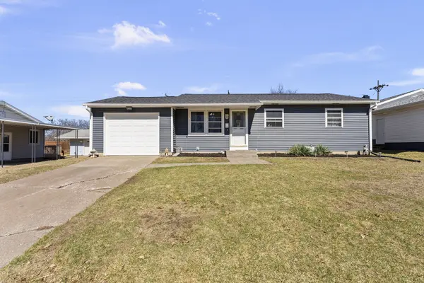 2310 W 38th PL, Davenport, IA 52806