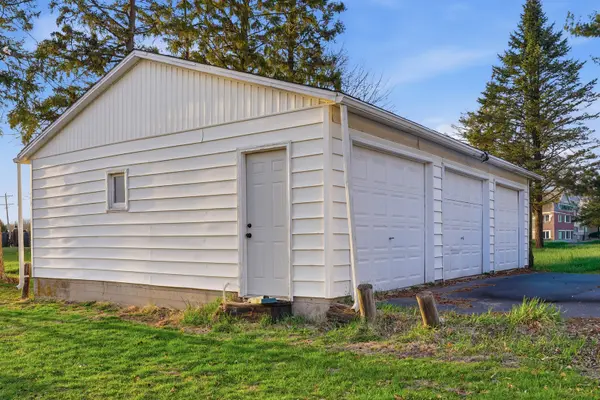 599 Palmyra RD, Dixon, IL 61021