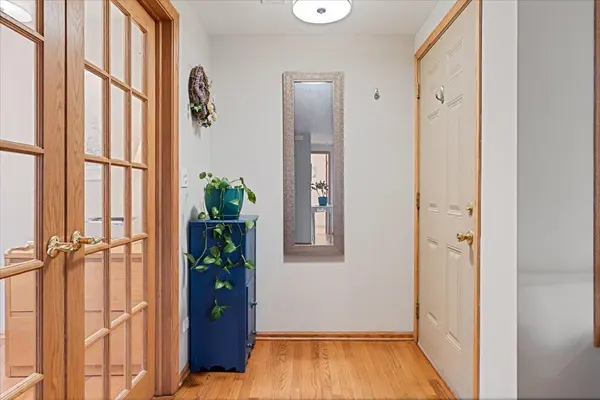 407 S Oak Park AVE #H, Oak Park, IL 60302