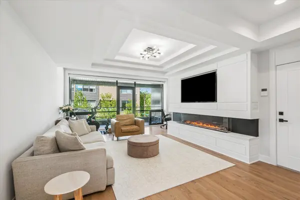 1857 N California AVE #2, Chicago, IL 60647