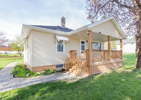 1124 Walnut ST, Buffalo, IA 52728