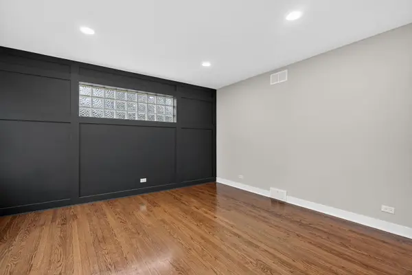 6025 W 55th ST, Chicago, IL 60638