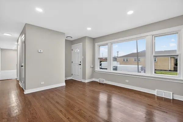 6025 W 55th ST, Chicago, IL 60638
