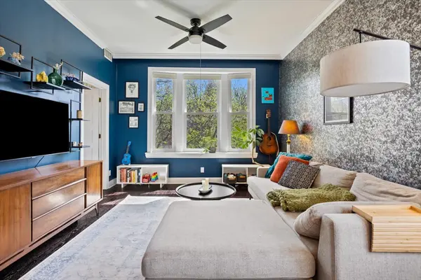 2328 N Oakley AVE #3E, Chicago, IL 60647