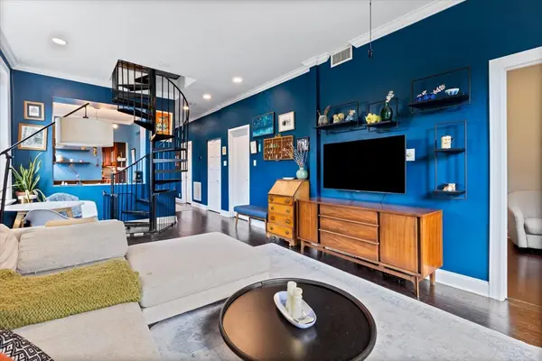 2328 N Oakley AVE #3E, Chicago, IL 60647