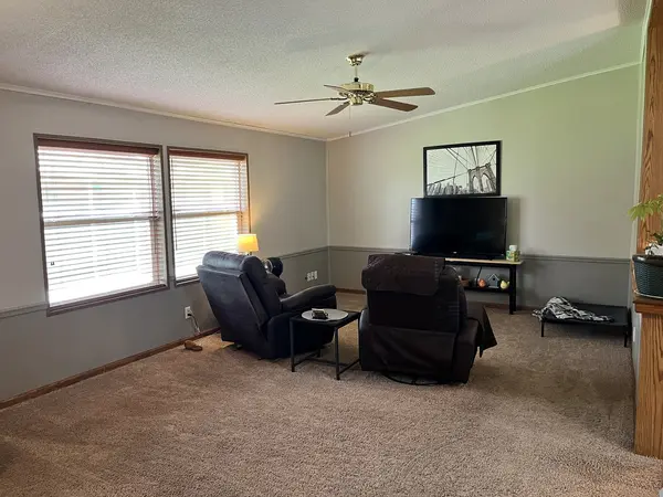 408 E Wood LN, Belvidere, IL 61008