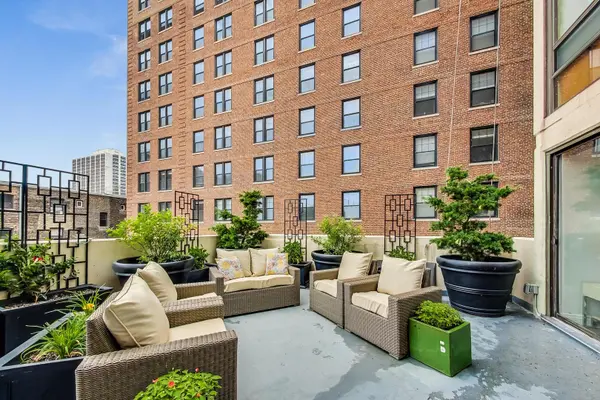 3150 N Sheridan RD #2A, Chicago, IL 60657