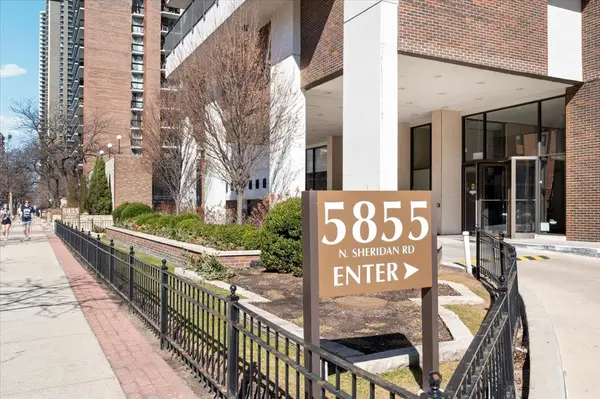 5855 N Sheridan RD #25G, Chicago, IL 60660