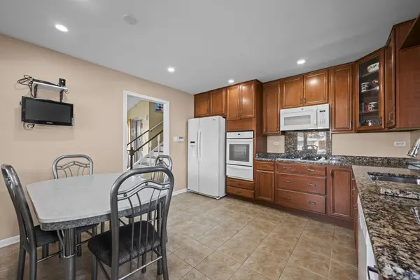 7909 Lake ST, Morton Grove, IL 60053