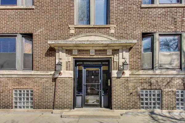 918 W WAVELAND AVE #2E, Chicago, IL 60613