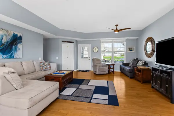 12668 Rock Island TRL, Huntley, IL 60142