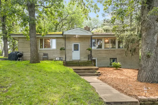 34465 S Davy LN, Custer Park, IL 60481