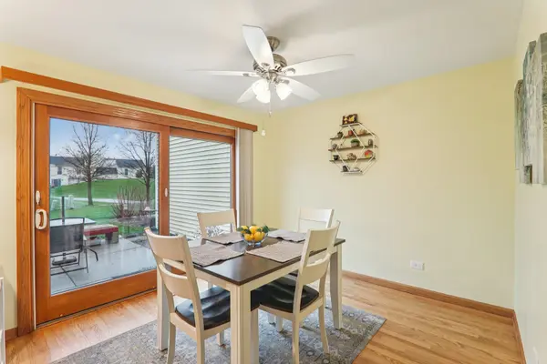 24 N Oltendorf RD, Streamwood, IL 60107