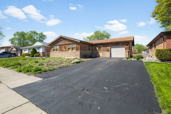 16440 Craig DR, Oak Forest, IL 60452