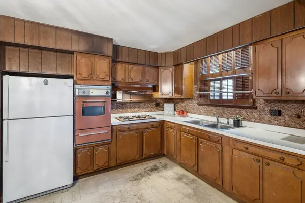 16440 Craig DR, Oak Forest, IL 60452