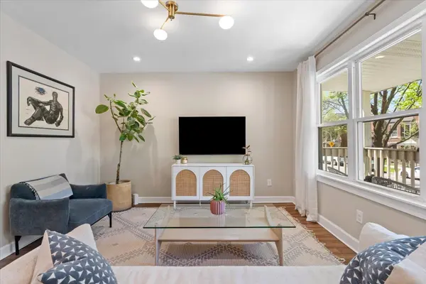 3261 N Central Park AVE, Chicago, IL 60618