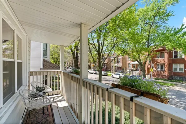 3261 N Central Park AVE, Chicago, IL 60618