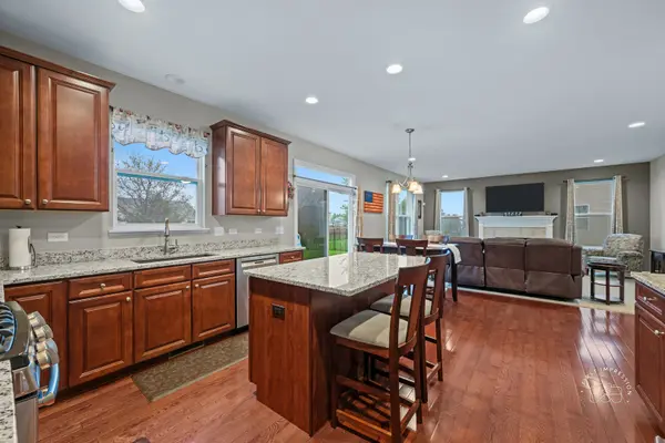 3463 Ayres DR, Aurora, IL 60506