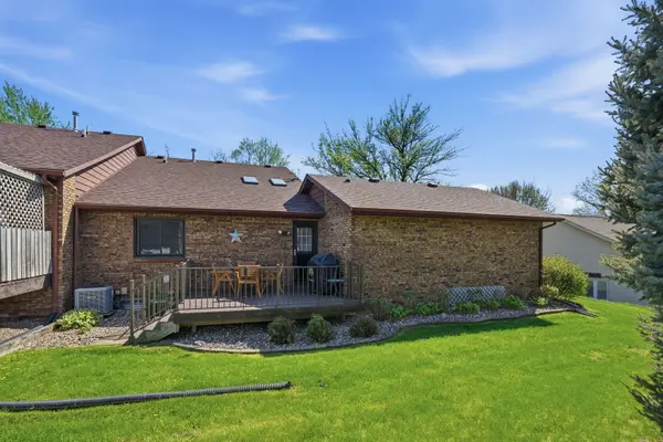 4706 Kynnelworth DR #1, Bettendorf, IA 52722