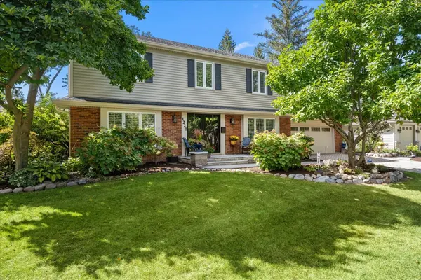 1221 N Loomis ST,  Naperville,  IL 60563