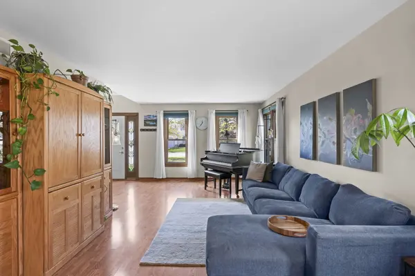1266 Sagebrush TRL, Cary, IL 60013