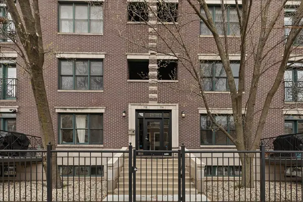 714 W Melrose ST #4E, Chicago, IL 60657