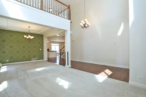 2140 Edgartown LN, Hoffman Estates, IL 60192